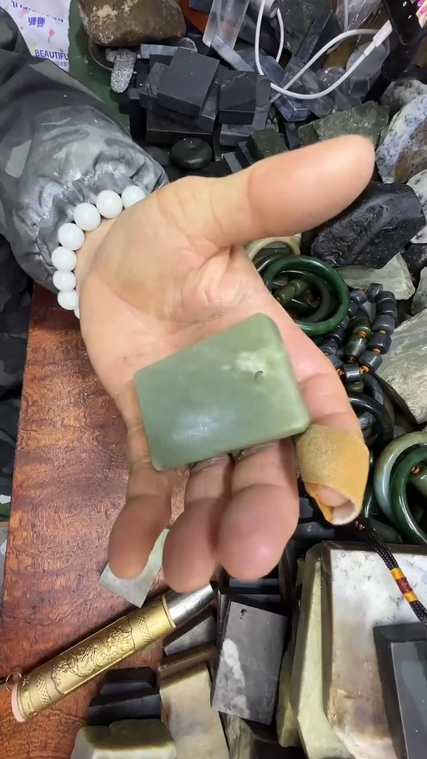 未镶嵌和田玉珠宝半成品1