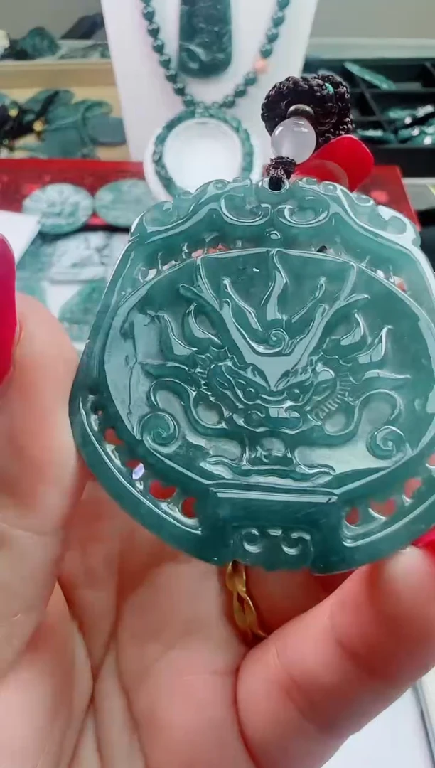 颈饰未镶嵌翡翠天然A货翡翠 多样性发其一