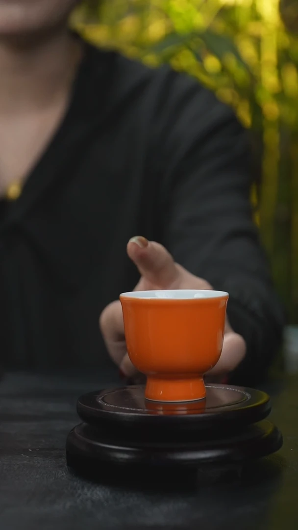 景德镇手工高温橙釉杯