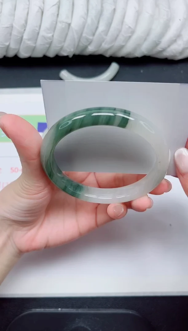 【闪购商品】石英质玉手镯未镶嵌179-64.1