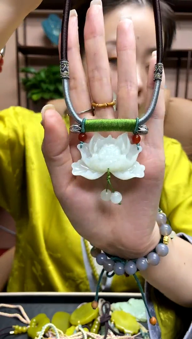 【闪购商品】岫玉吊坠未镶嵌·