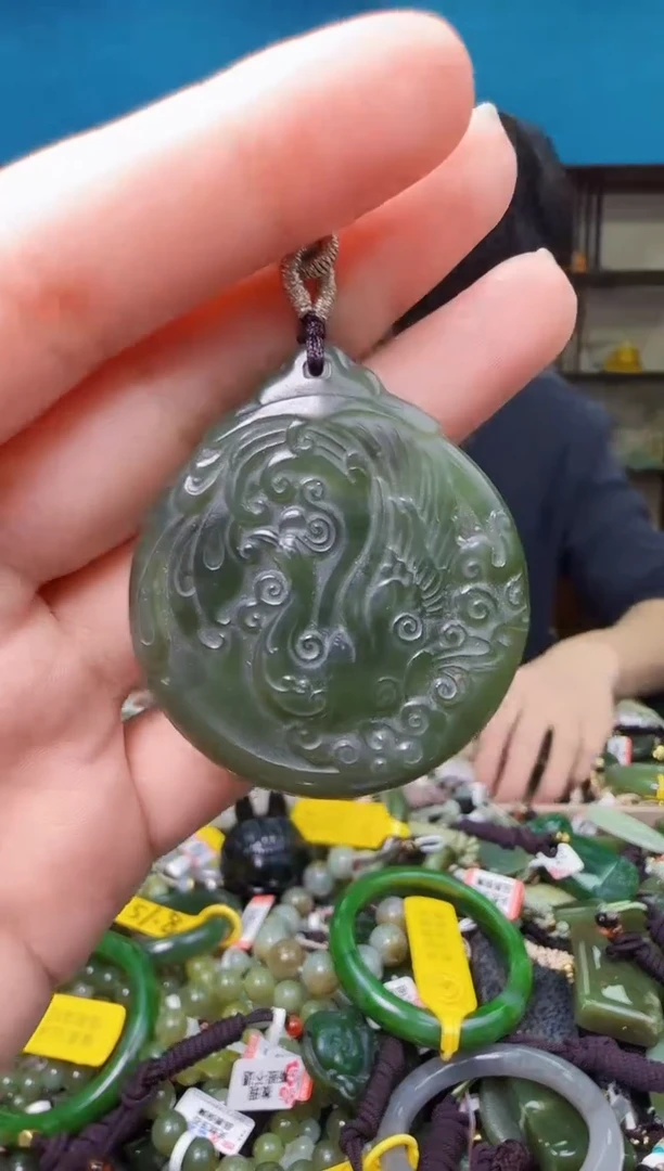 颈饰未镶嵌和田玉1