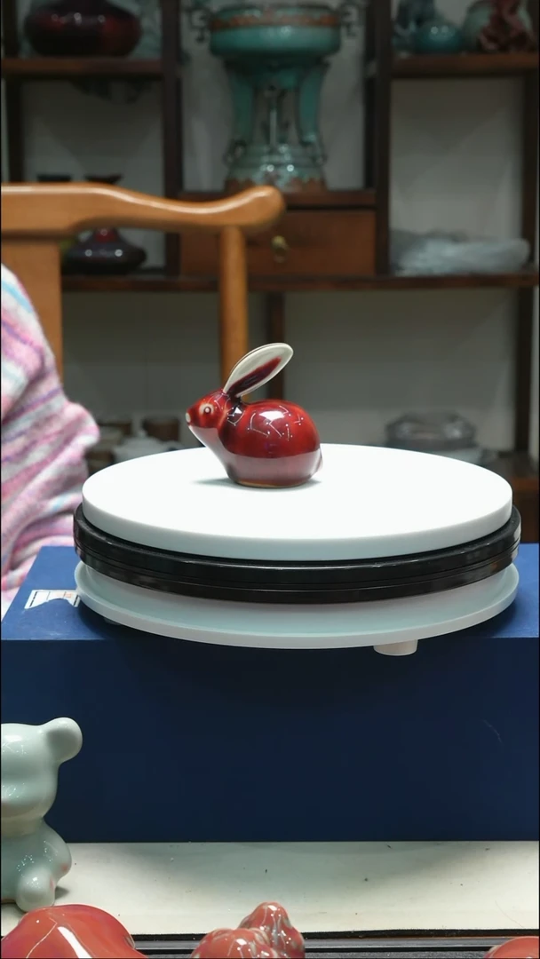 钧瓷钧红釉兔子摆件