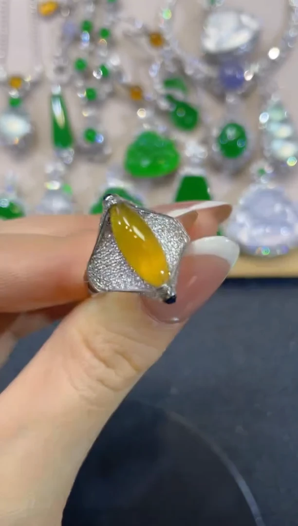 颈饰18K金镶嵌翡翠团购13