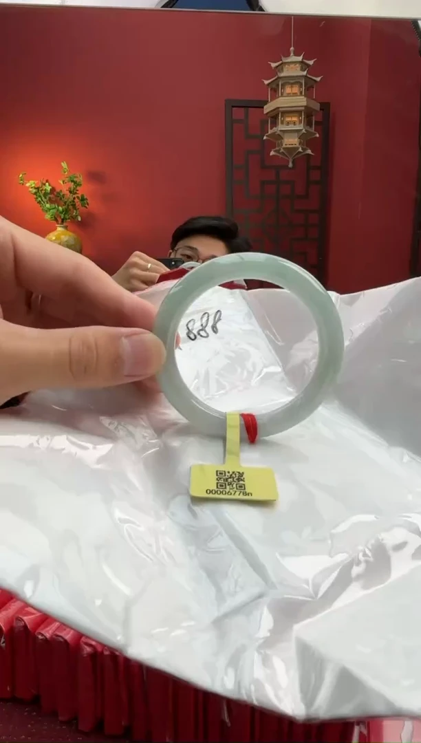 未镶嵌手镯（圆镯）翡翠翡翠手镯4