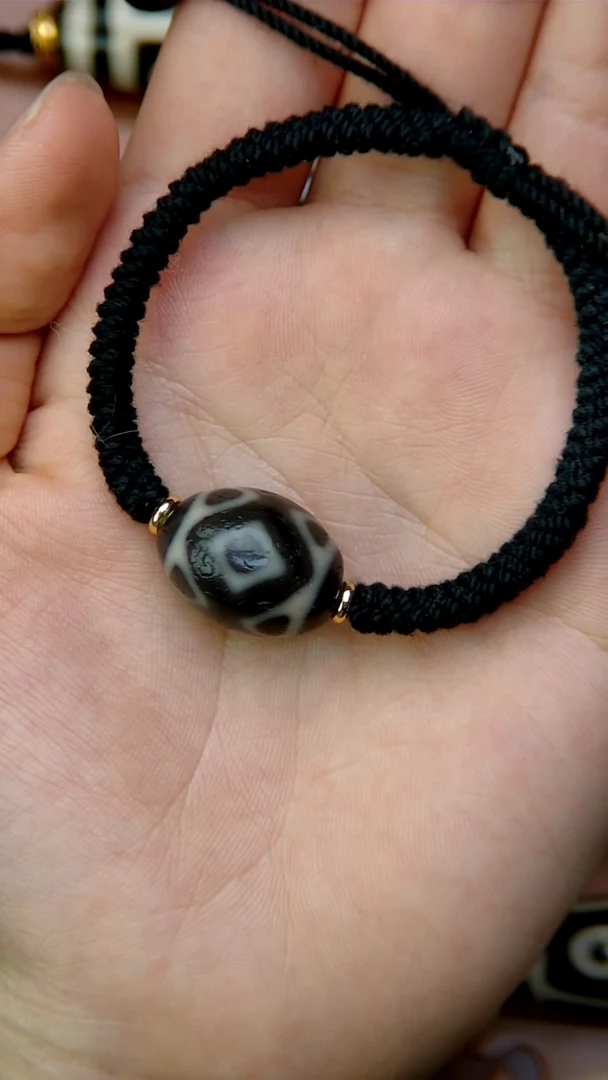 未镶嵌颈饰玛瑙/玉髓个***过三眼