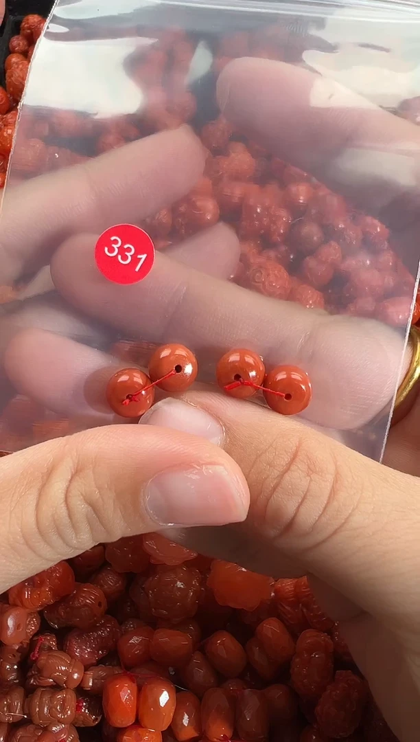 颈饰未镶嵌南红玛瑙1