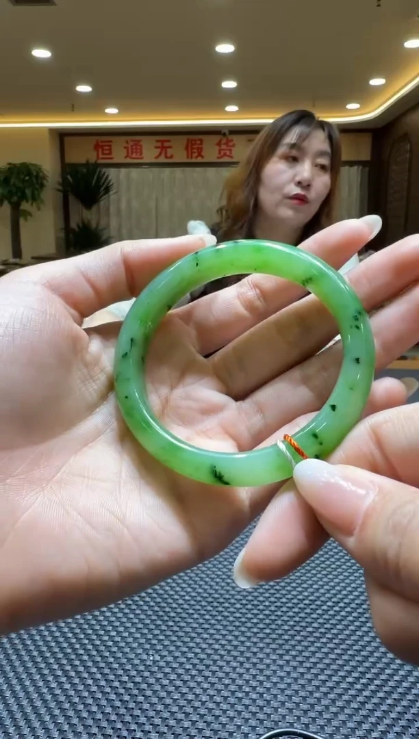 颈饰未镶嵌和田玉手镯56