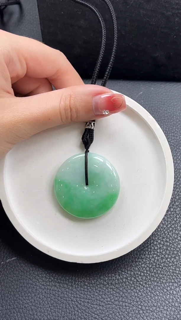 【闪购商品】翡翠颈饰未镶嵌平安扣