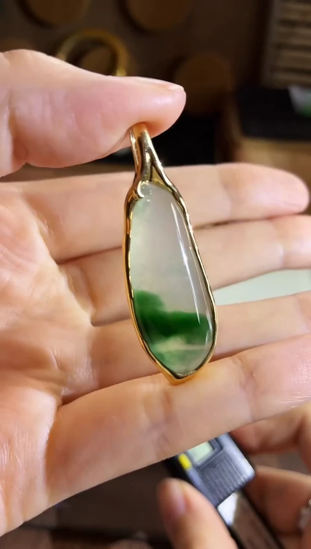 吊坠(不含链)18K金镶嵌翡翠吊坠