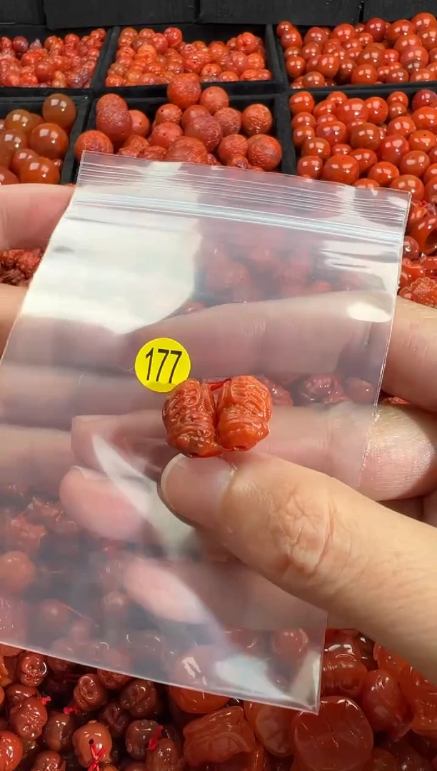 颈饰未镶嵌南红玛瑙1