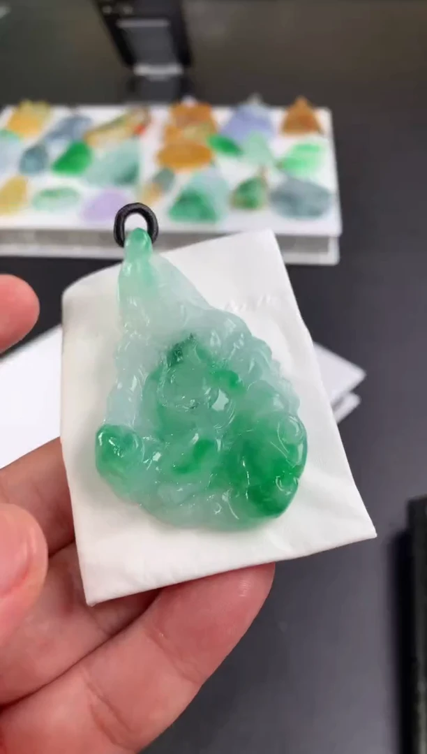 未镶嵌定制翡翠嫣**灵翡翠