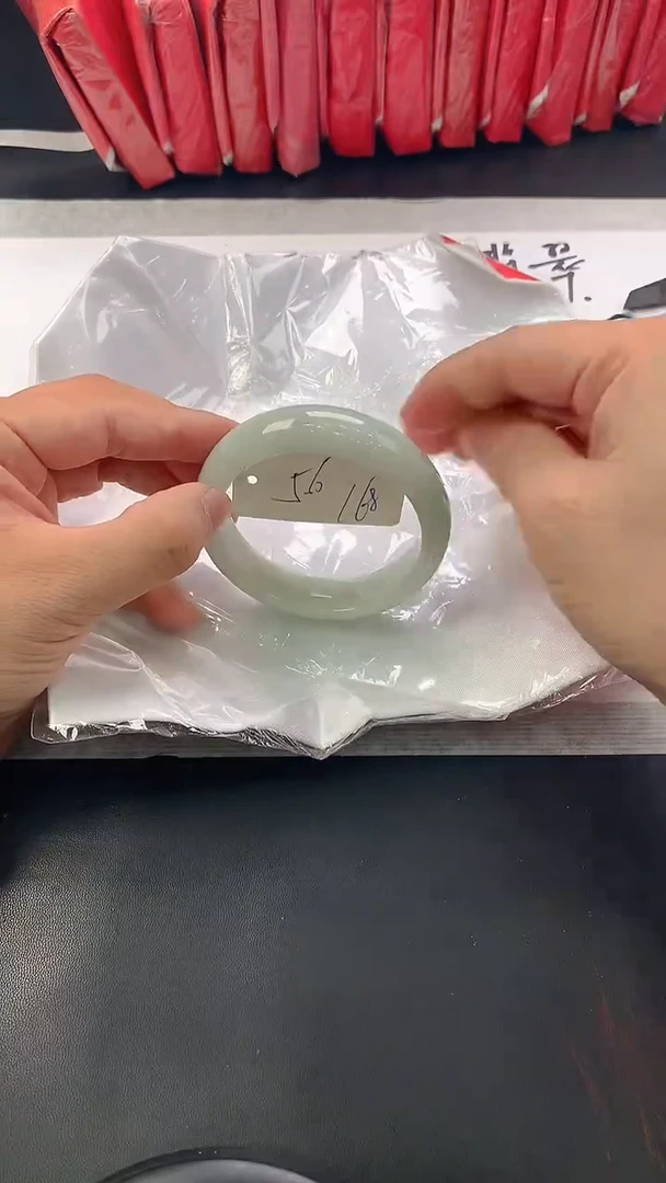 翡翠手镯未镶嵌14