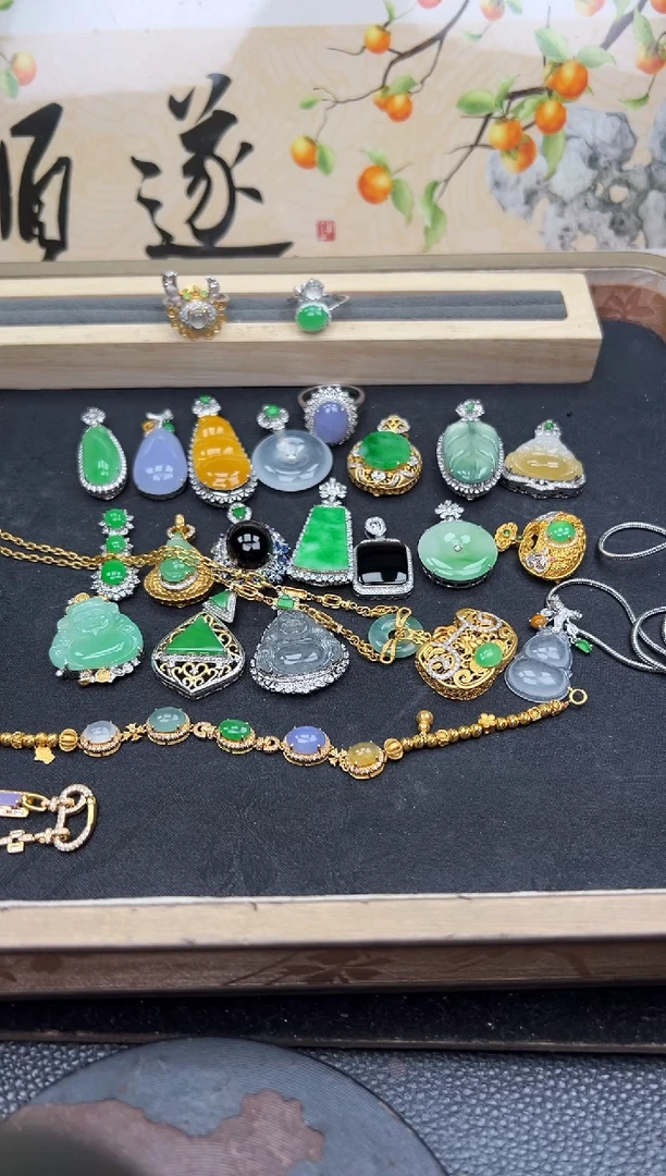 足金镶嵌手串翡翠勿拍