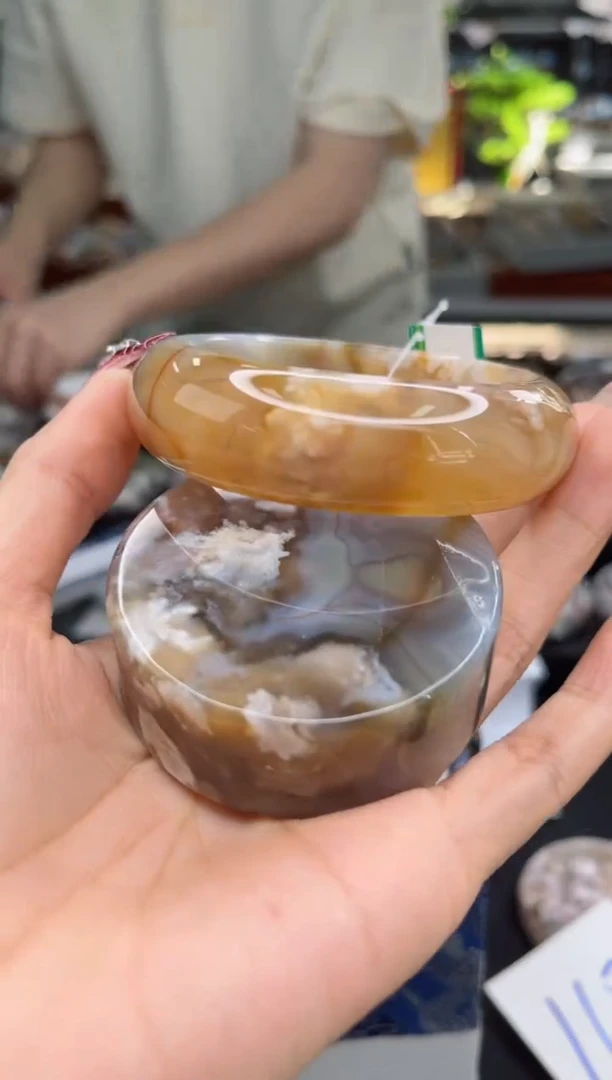 【闪购商品】石英质玉手镯未镶嵌59圈口（赠品镯心）1600170