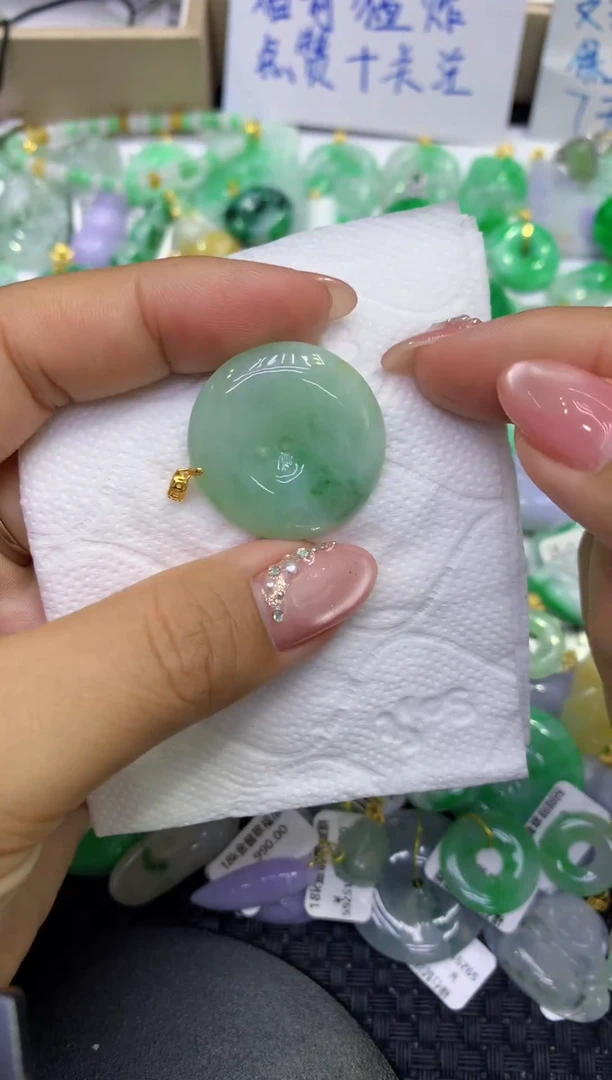 颈饰未镶嵌翡翠天然缅甸A货翡翠