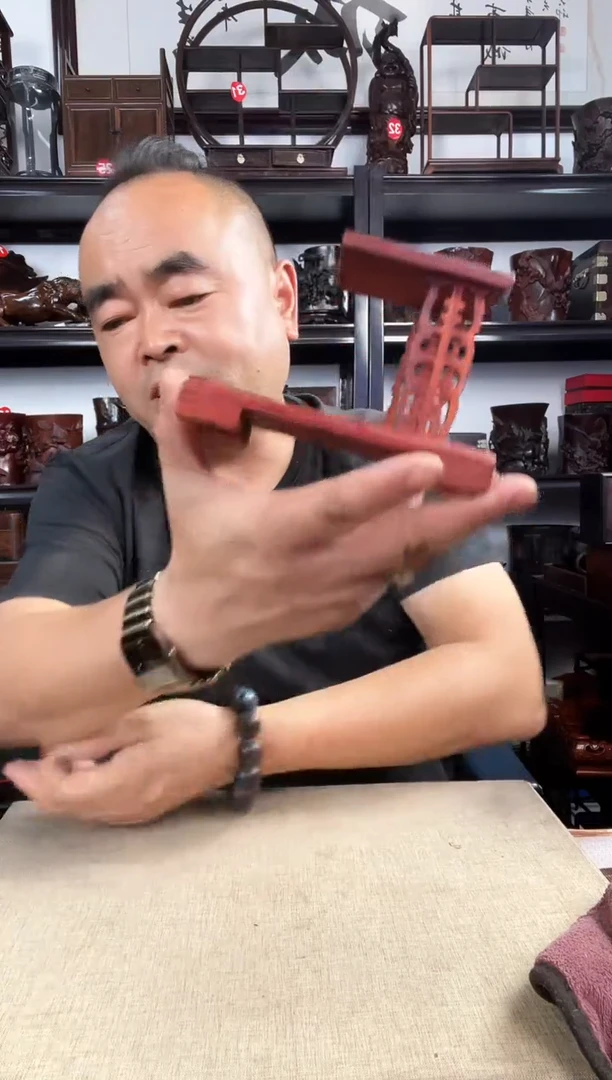 木红二连老李红木工艺品