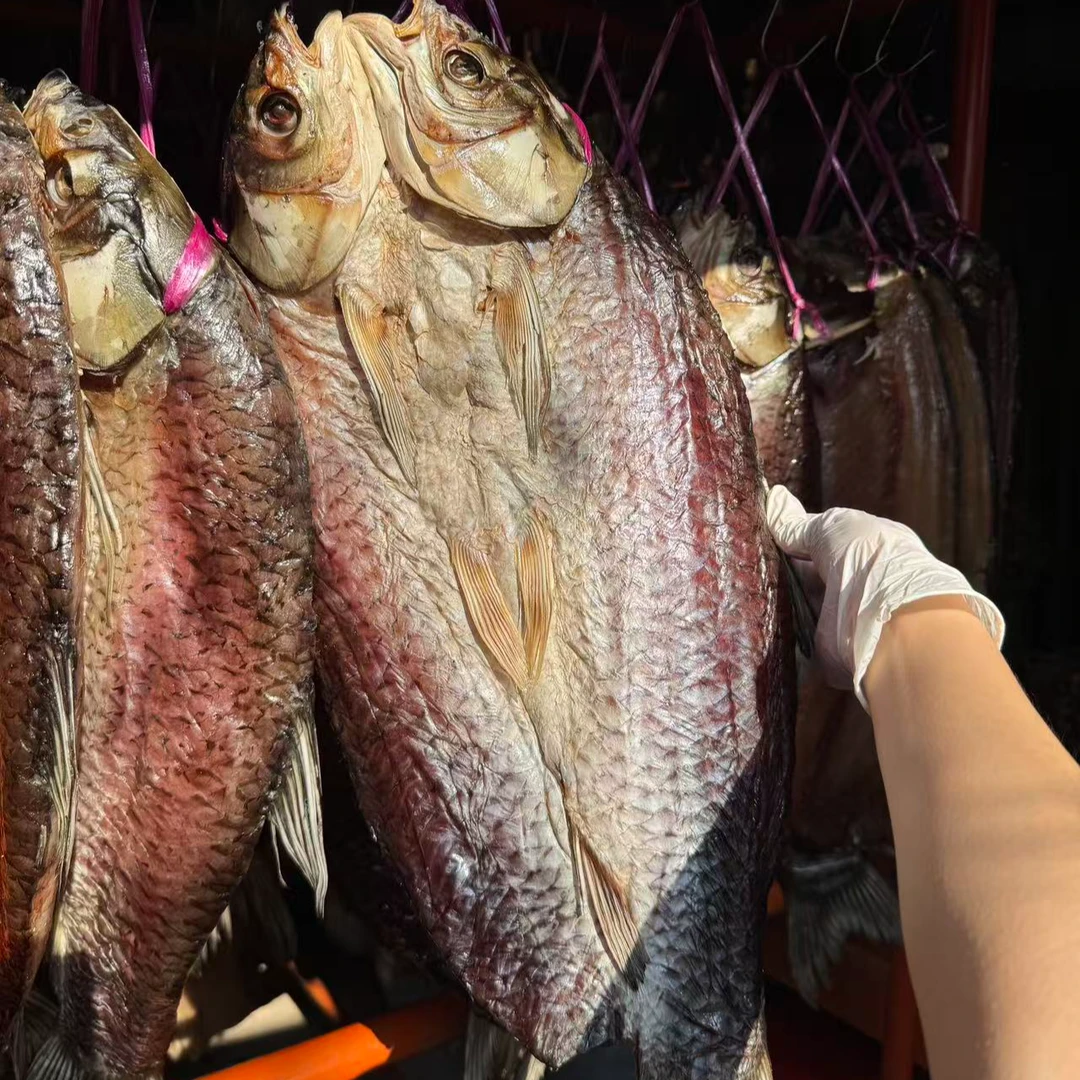 湖北农家风干整条鲫鱼咸鱼干货可手撕草鱼