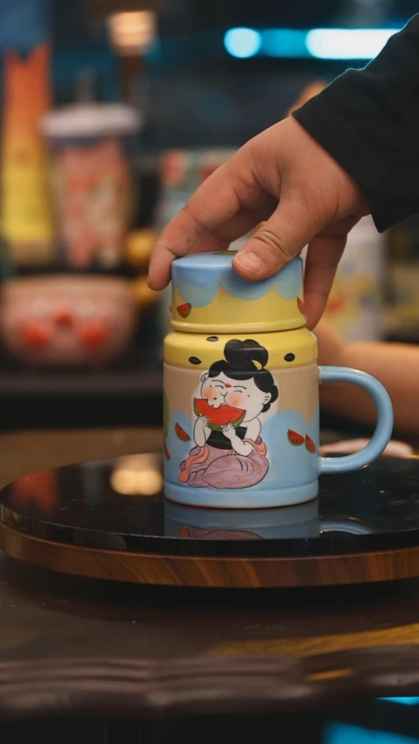 【闪购商品】摆件景德镇设计师釉下彩绘陶瓷