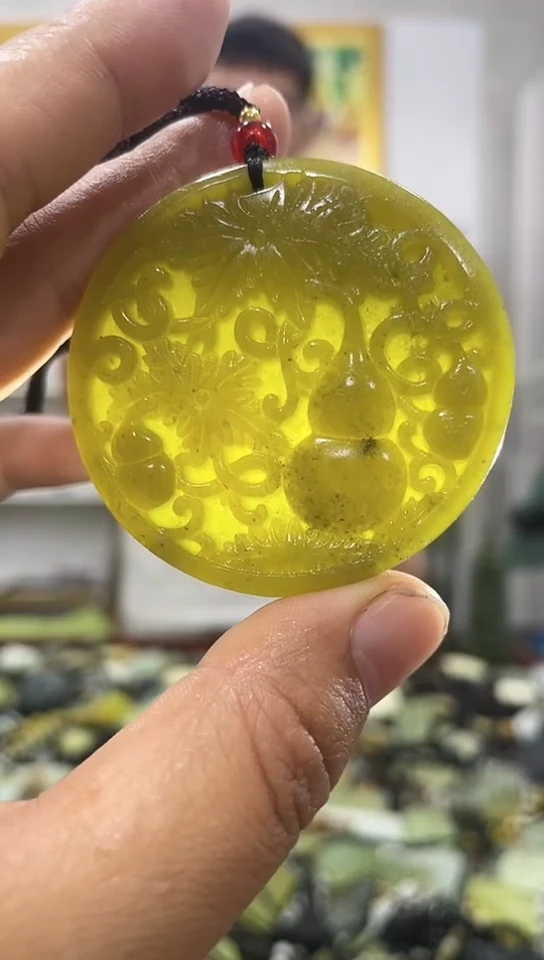 岫玉未镶嵌挂件