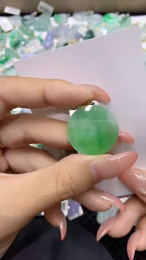 颈饰18K金镶嵌翡翠11111111