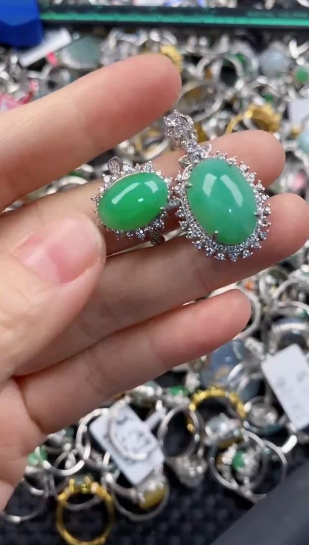 银S925镶嵌戒指翡翠888               10