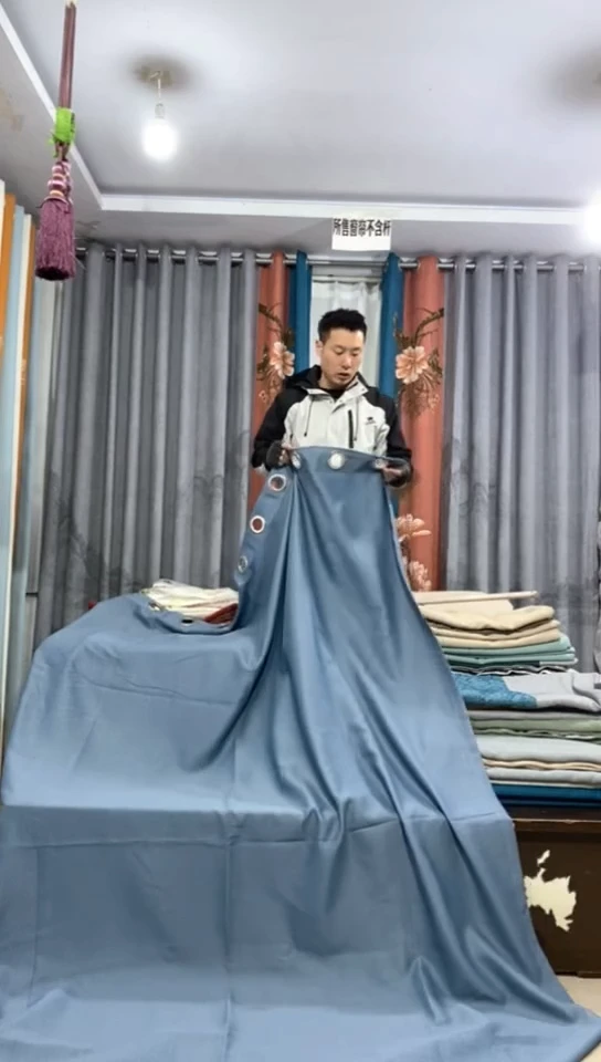 布成品窗帘   1.9