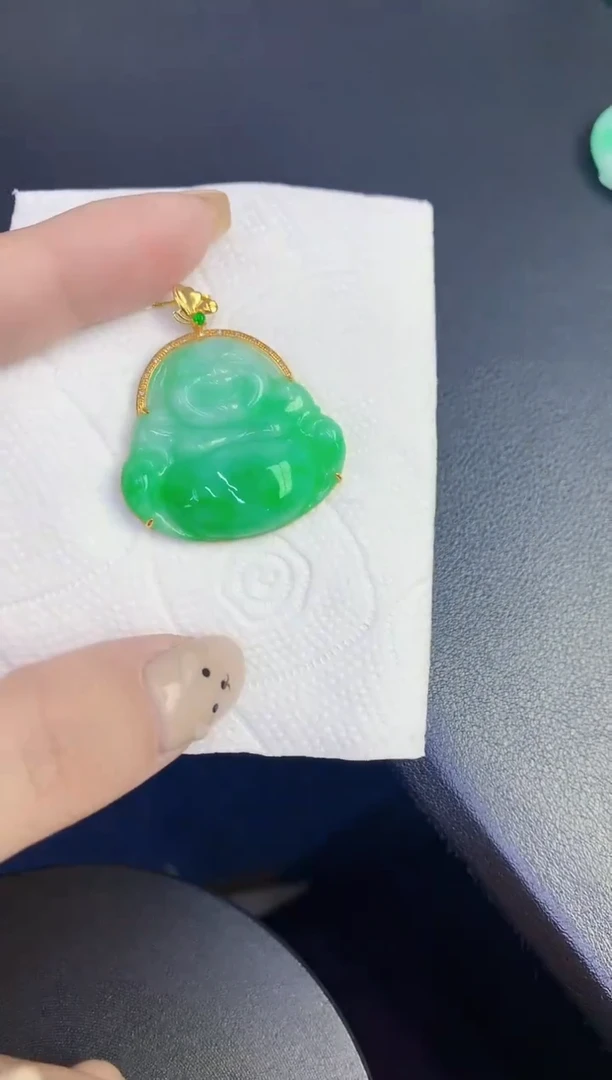 颈饰18K金镶嵌翡翠缅甸天然翡翠A货