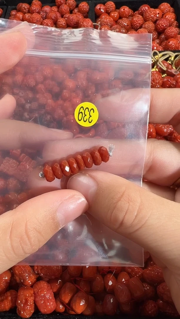 颈饰未镶嵌南红玛瑙1