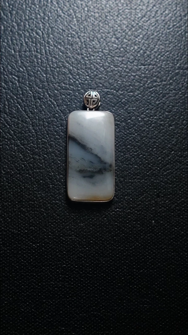 颈饰银S925镶嵌和田玉青花银镶牌