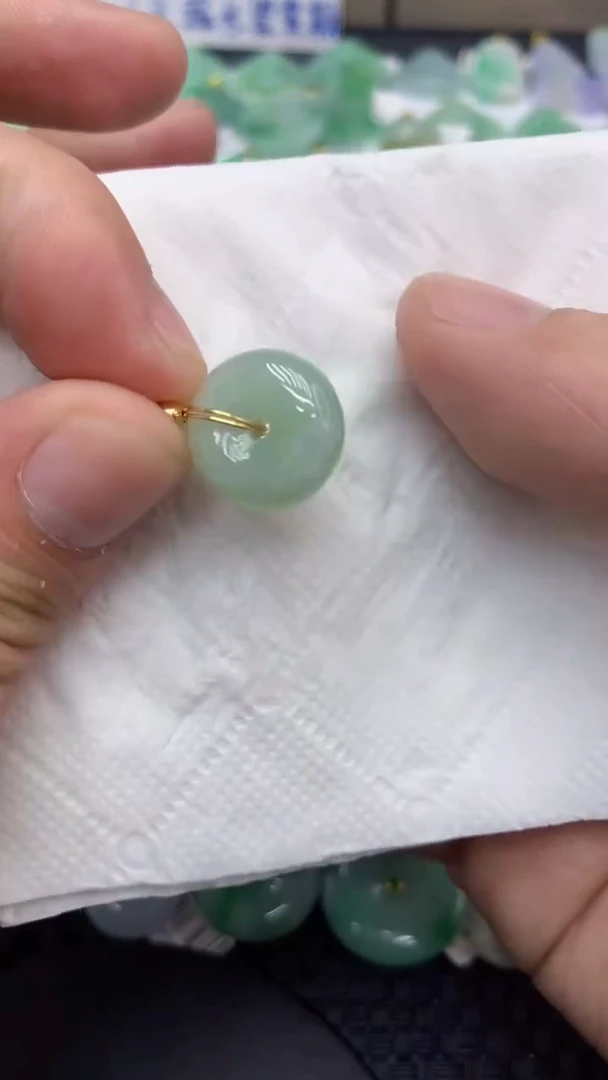 翡翠未镶嵌颈饰天然缅甸A货翡翠