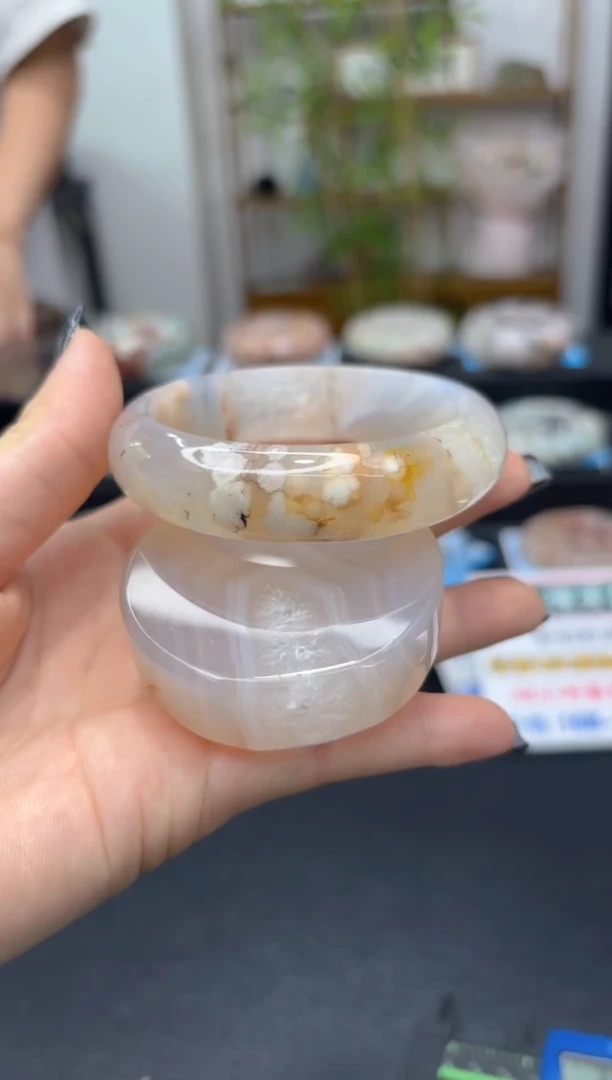 石英质玉手镯未镶嵌C673(56圈赠送镯心)