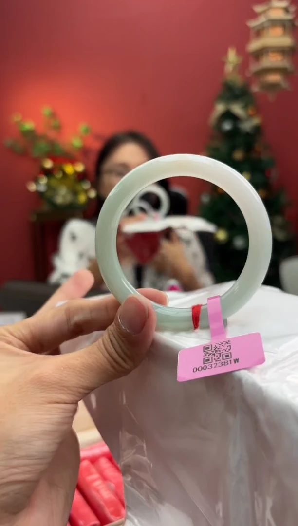 未镶嵌手镯（圆镯）翡翠翡翠手镯4