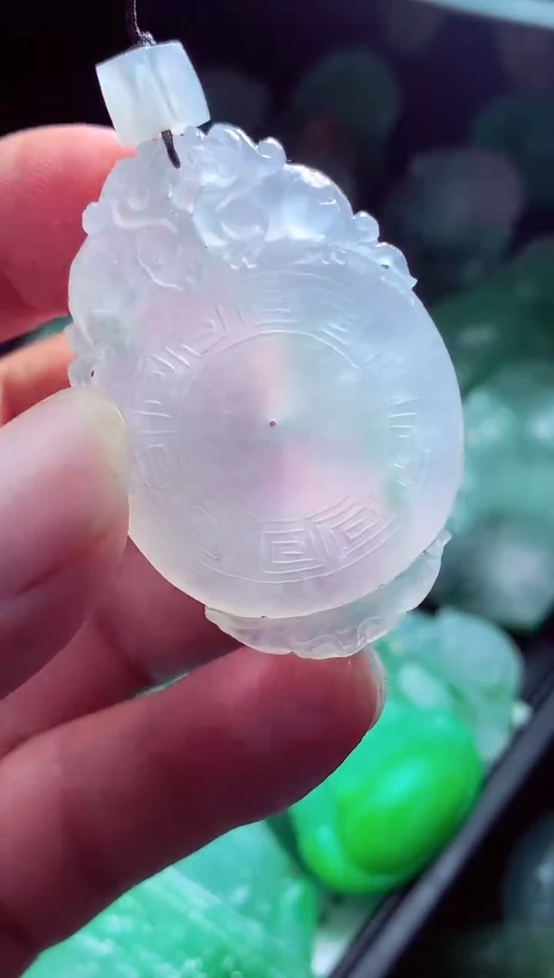 未镶嵌定制翡翠八****?翡翠毛货定制