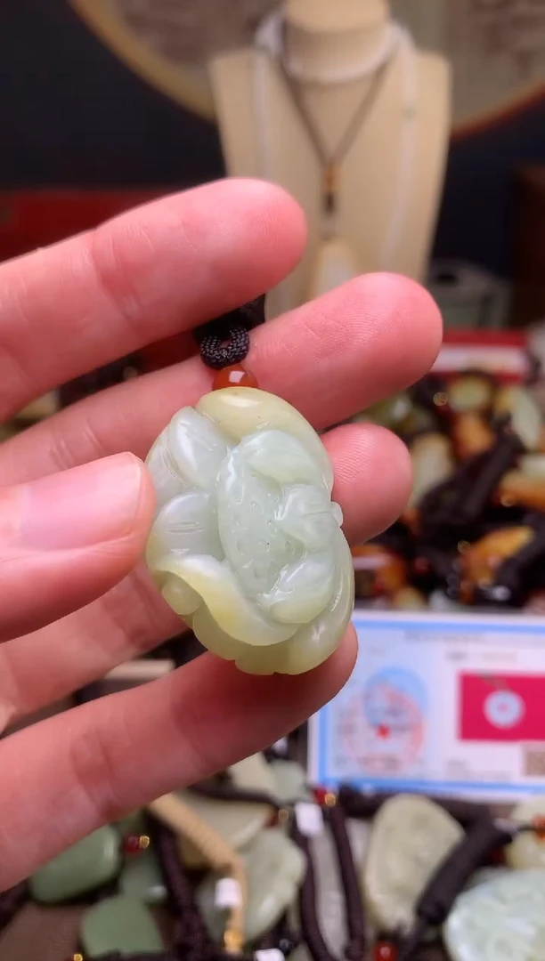 颈饰未镶嵌和田玉新疆料青海料清水和田玉吊坠