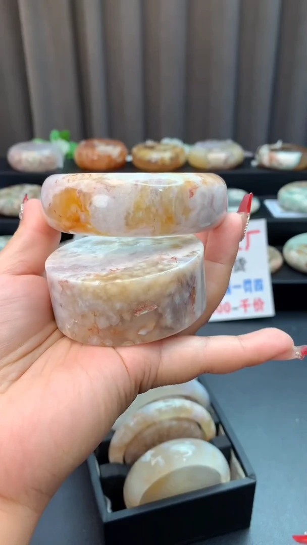 未镶嵌手镯石英质玉（63圈口）赠送镯心 无证书