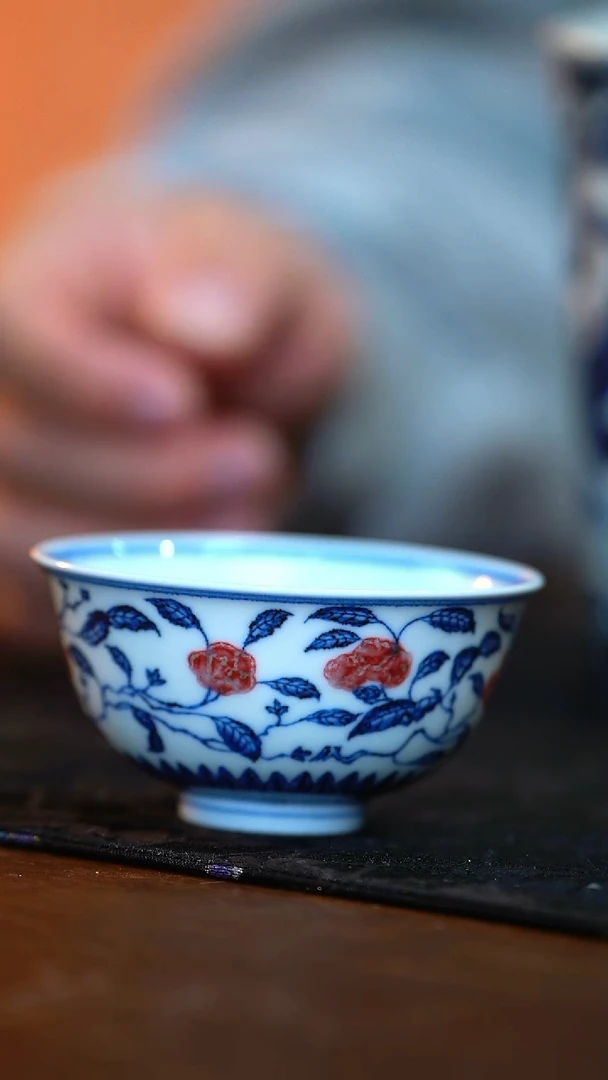 瓷【刚哥生日场】青花釉里红花卉普洱杯