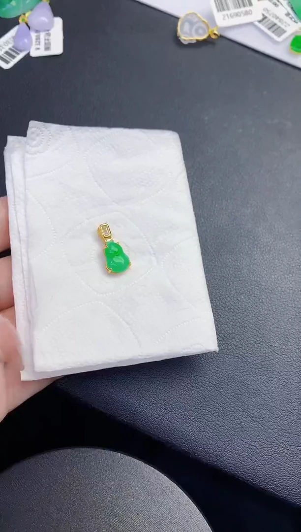 颈饰未镶嵌翡翠缅甸天然翡翠A货