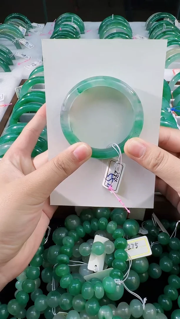 【闪购商品】石英质玉手镯未镶嵌294