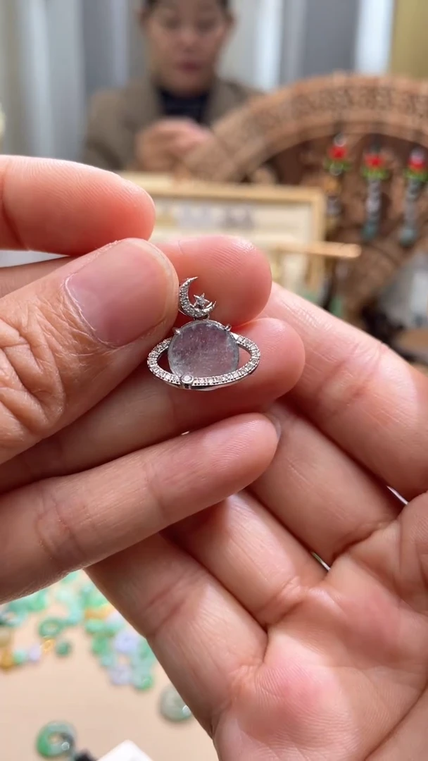 【闪购商品】翡翠颈饰未镶嵌无事牌