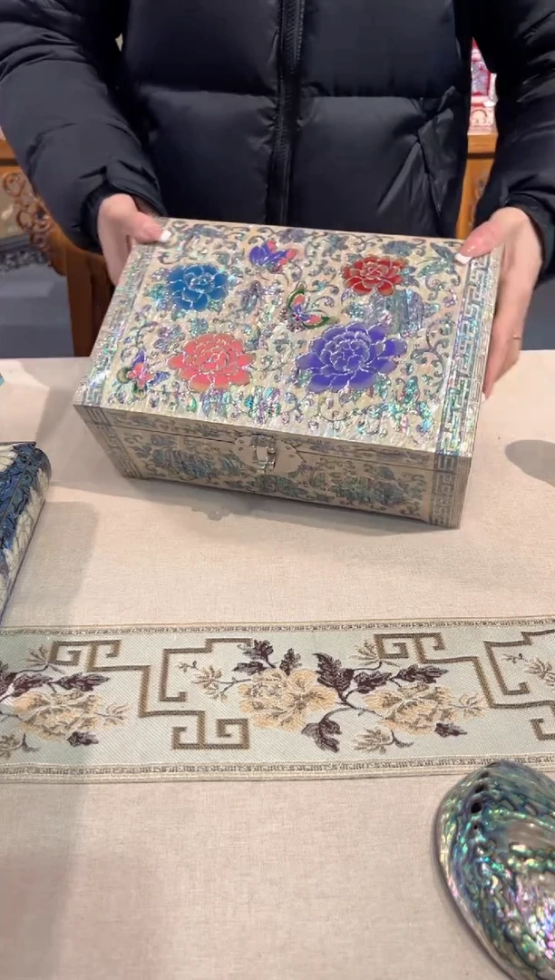 【闪购商品】白底全满螺·弘贝雅螺钿漆器文化馆