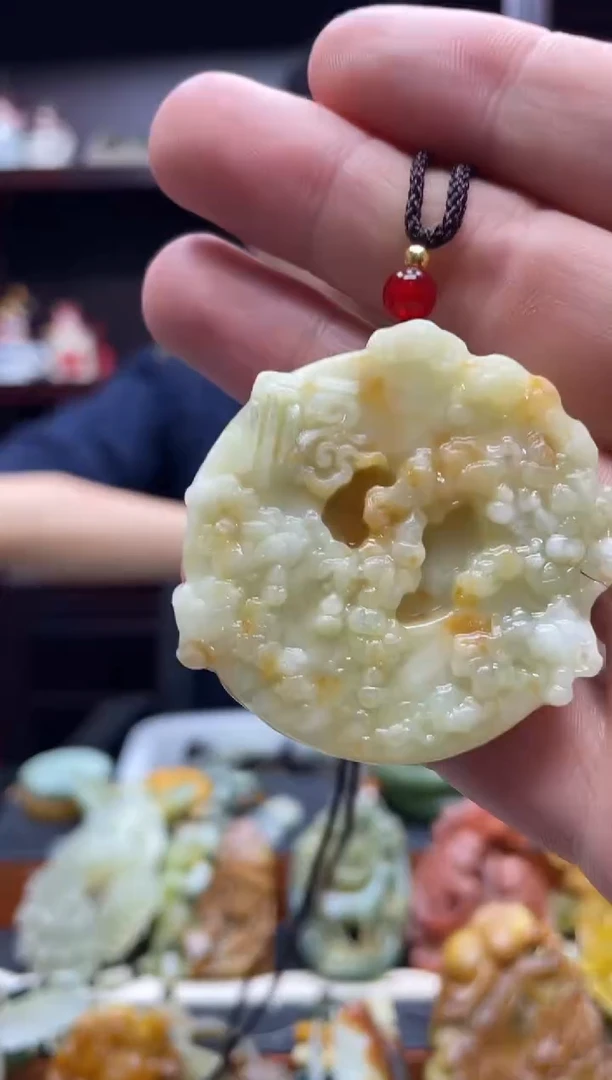 未镶嵌岫玉吊坠·