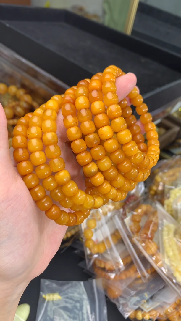 蜜蜡未镶嵌珠宝奇石多样性发一件