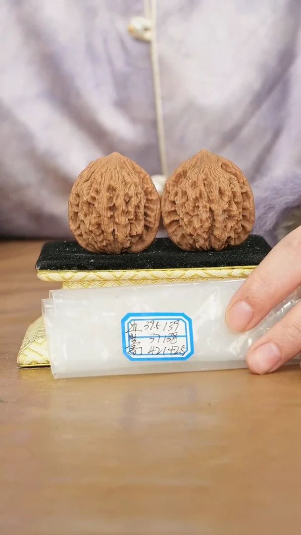 把件文玩核桃麦穗虎头