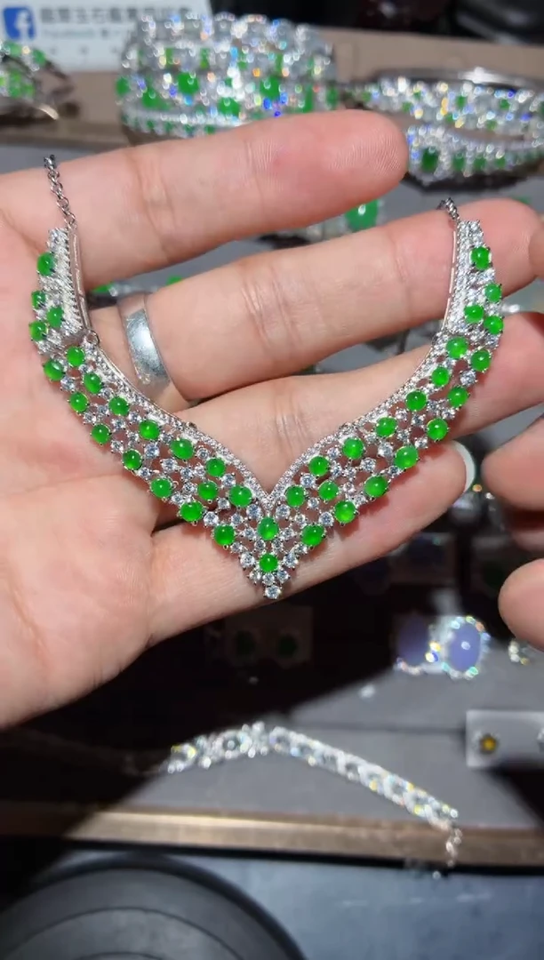 颈饰银S925镶嵌翡翠 全量