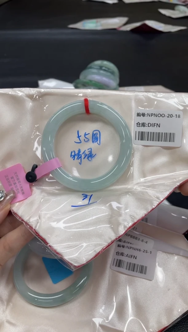 未镶嵌手镯翡翠翡翠手镯