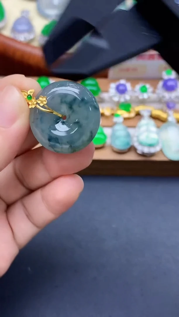 颈饰18K金镶嵌翡翠103-中国好珍宝