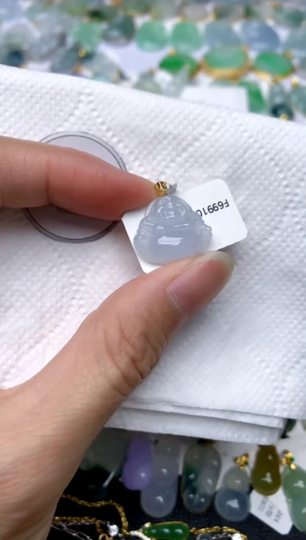 颈饰18K金镶嵌翡翠天然A货翡翠