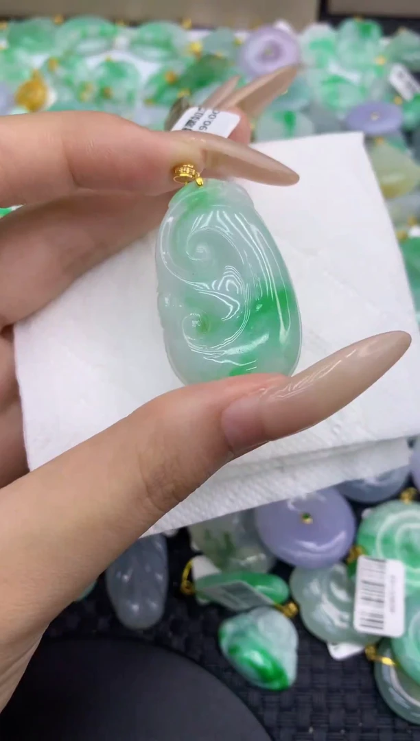 颈饰18K金镶嵌翡翠天然缅甸A货翡翠1