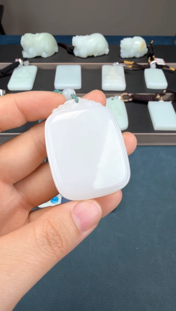 和田玉未镶嵌颈饰1